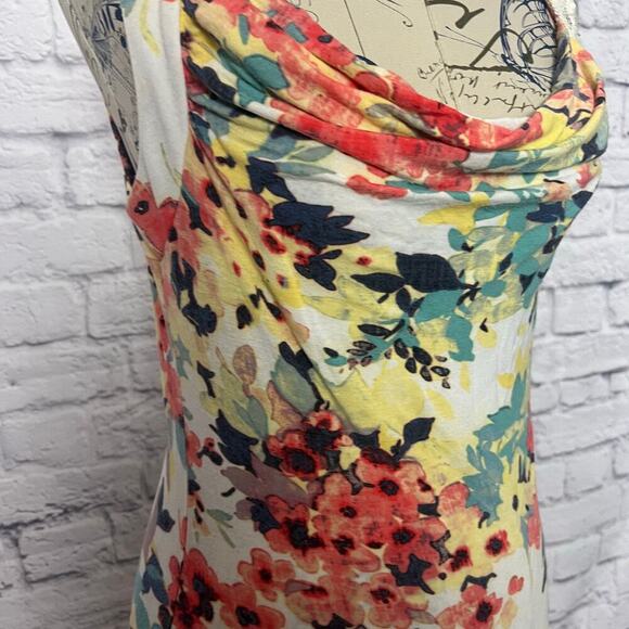 Candie’s floral Tank Top - Picture 2 of 7